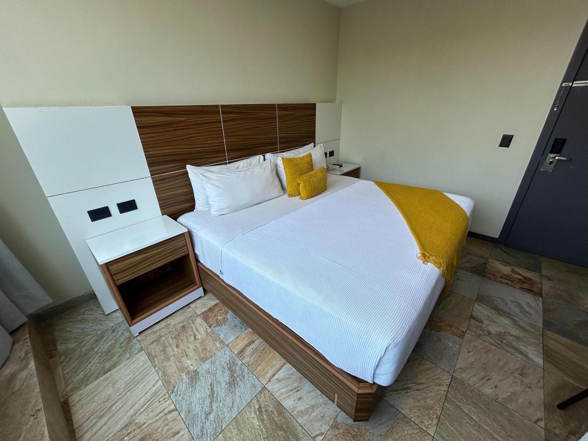 Hvh By Yaxche Hotel 4*
